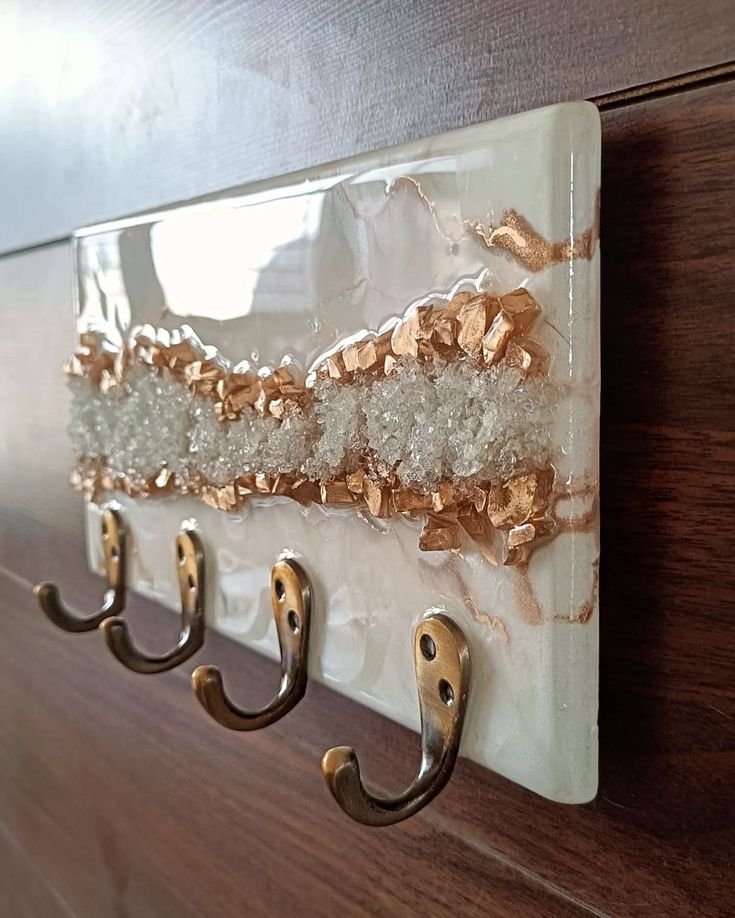 Resin Hanging Stand